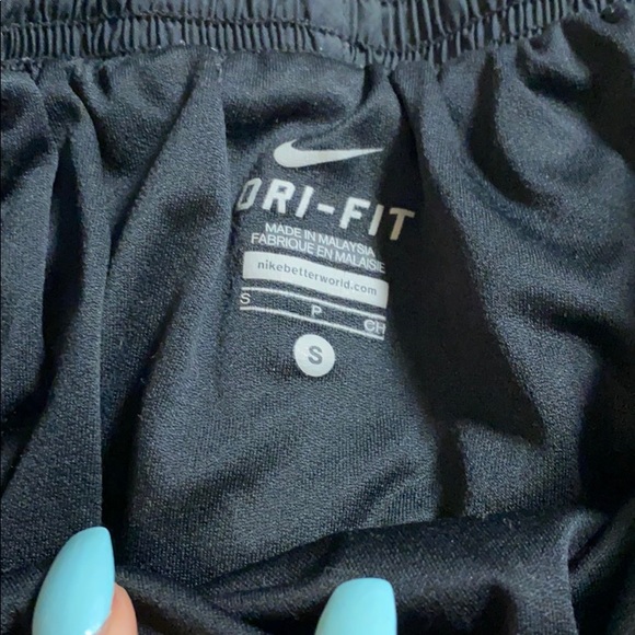 Nike shorts - Picture 2 of 2